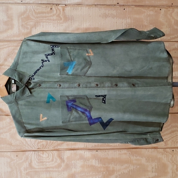 Elisa Artwork Olive Green Silk Painted Button Front Top Size M - Picture 1 of 7